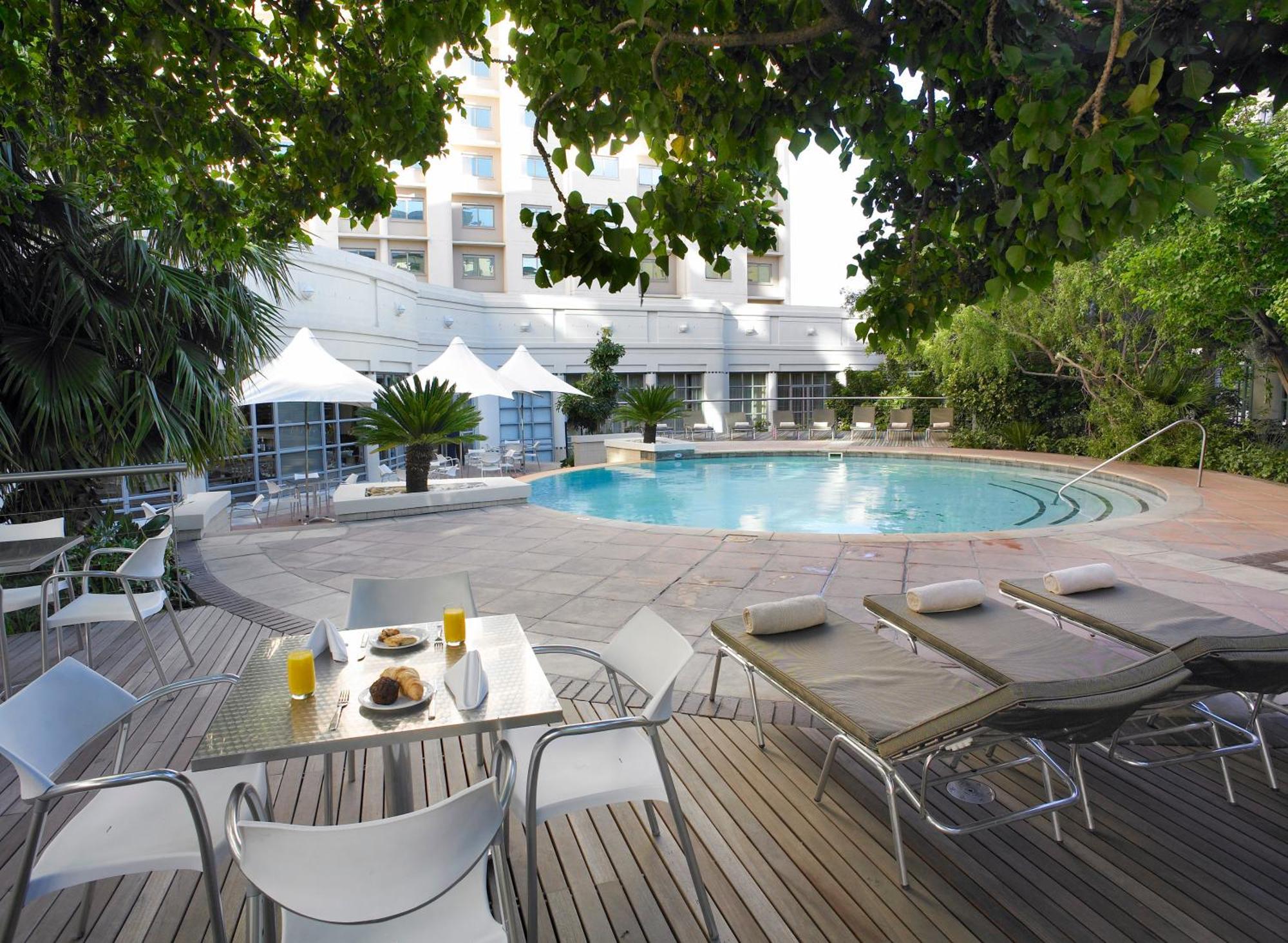 Southern Sun Waterfront Cape Town Exterior photo